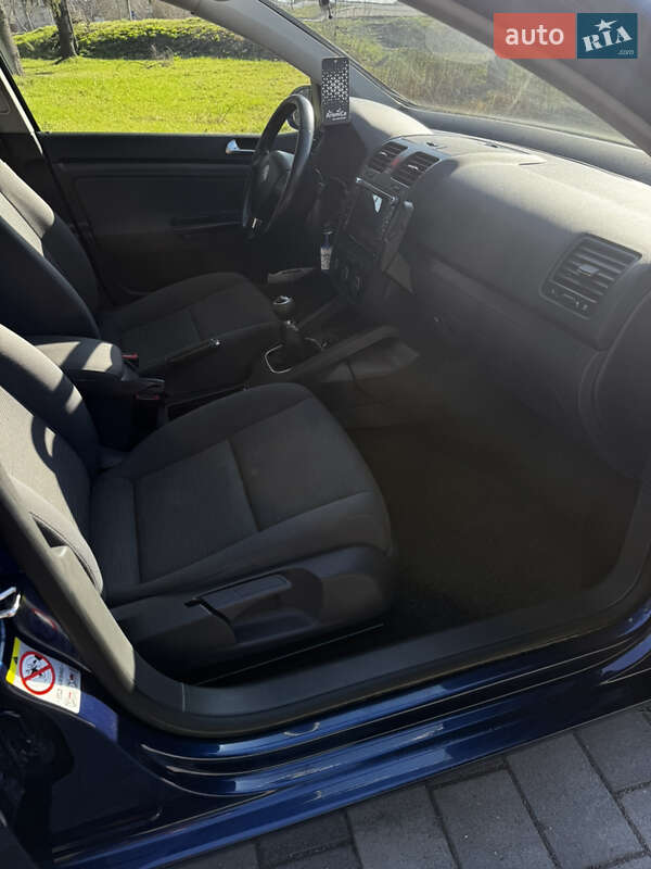 Хэтчбек Volkswagen Golf 2008 в Староконстантинове