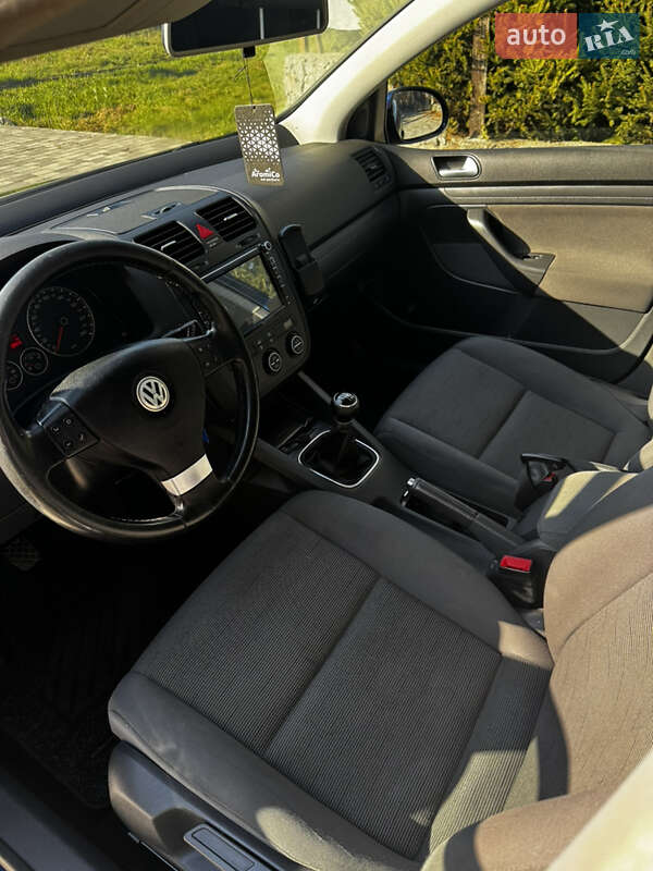 Хэтчбек Volkswagen Golf 2008 в Староконстантинове