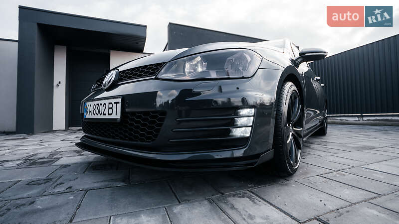 Универсал Volkswagen Golf 2013 в Киеве