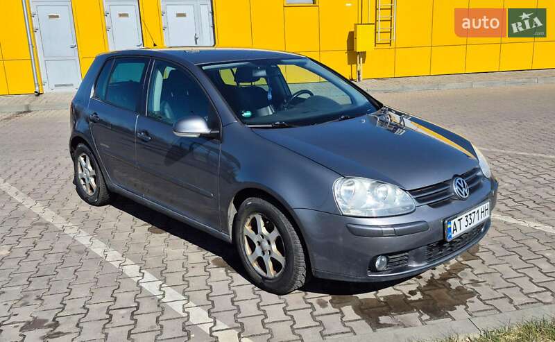 Хэтчбек Volkswagen Golf 2008 в Дубно