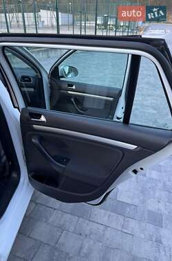 Универсал Volkswagen Golf 2012 в 