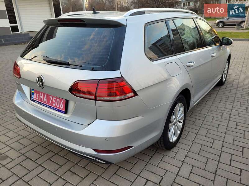 Универсал Volkswagen Golf 2018 в Черкассах