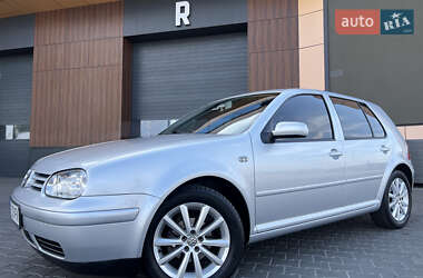 Хэтчбек Volkswagen Golf 2001 в 