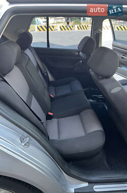Хэтчбек Volkswagen Golf 2001 в 