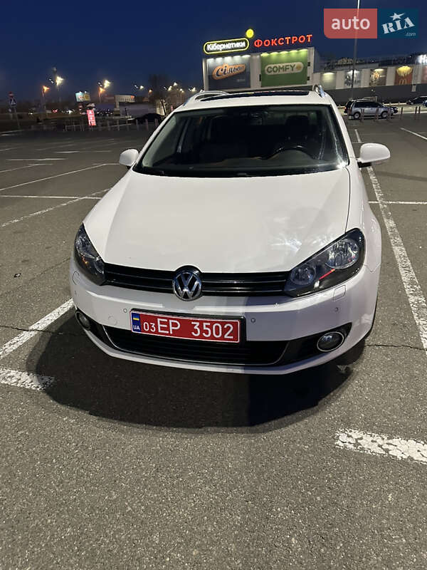 Універсал Volkswagen Golf 2011 в Києві