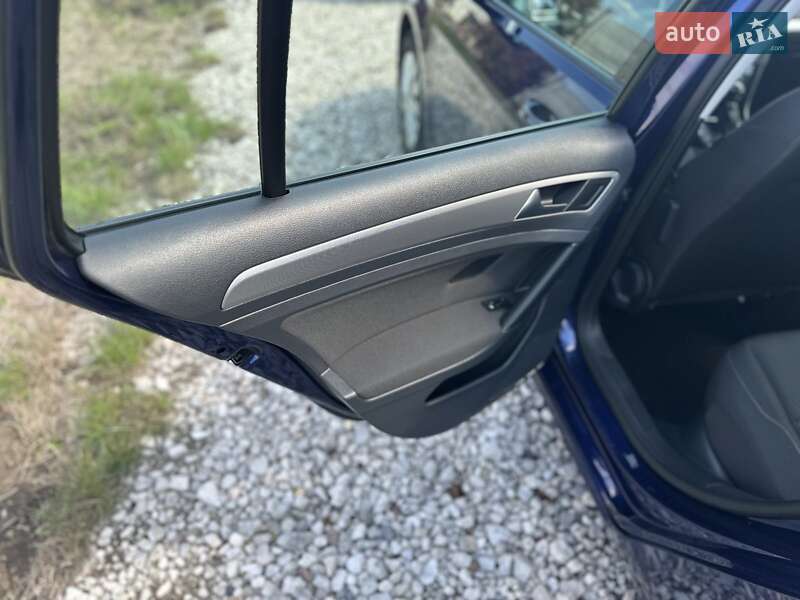 Универсал Volkswagen Golf 2018 в Кривом Роге