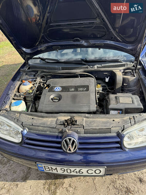 Хэтчбек Volkswagen Golf 2003 в Богодухове