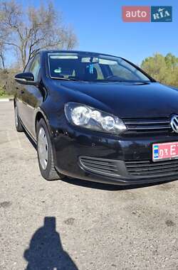 Хэтчбек Volkswagen Golf 2010 в 
