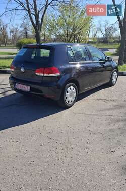 Хэтчбек Volkswagen Golf 2010 в 