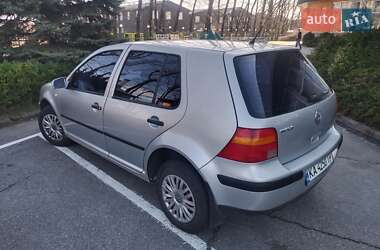 Хетчбек Volkswagen Golf 2003 в Києві