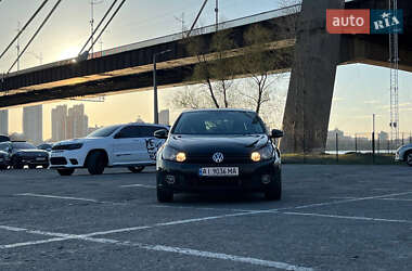 Хетчбек Volkswagen Golf 2011 в 