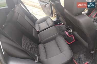 Универсал Volkswagen Golf 2001 в 