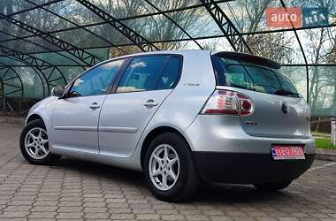 Хэтчбек Volkswagen Golf 2008 в 