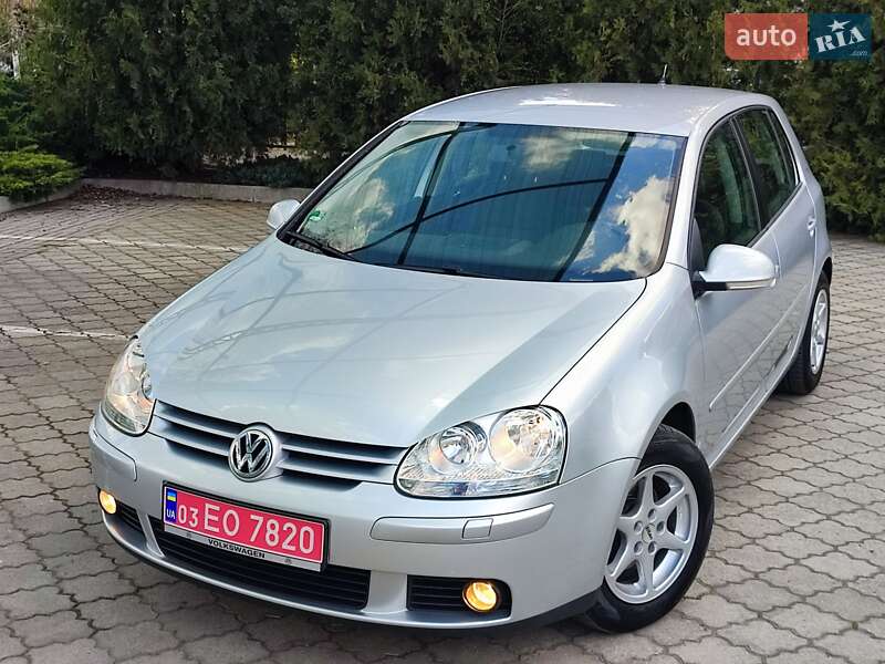 Хэтчбек Volkswagen Golf 2008 в 