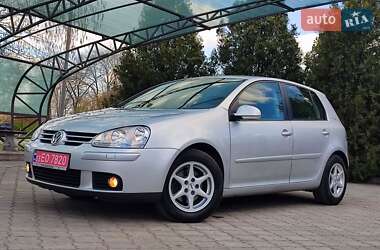 Хэтчбек Volkswagen Golf 2008 в 