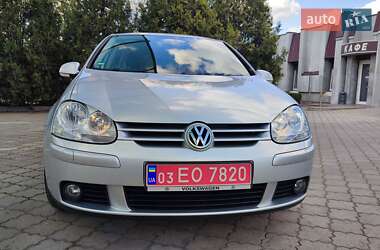 Хэтчбек Volkswagen Golf 2008 в 
