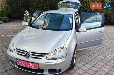 Хэтчбек Volkswagen Golf 2008 в 