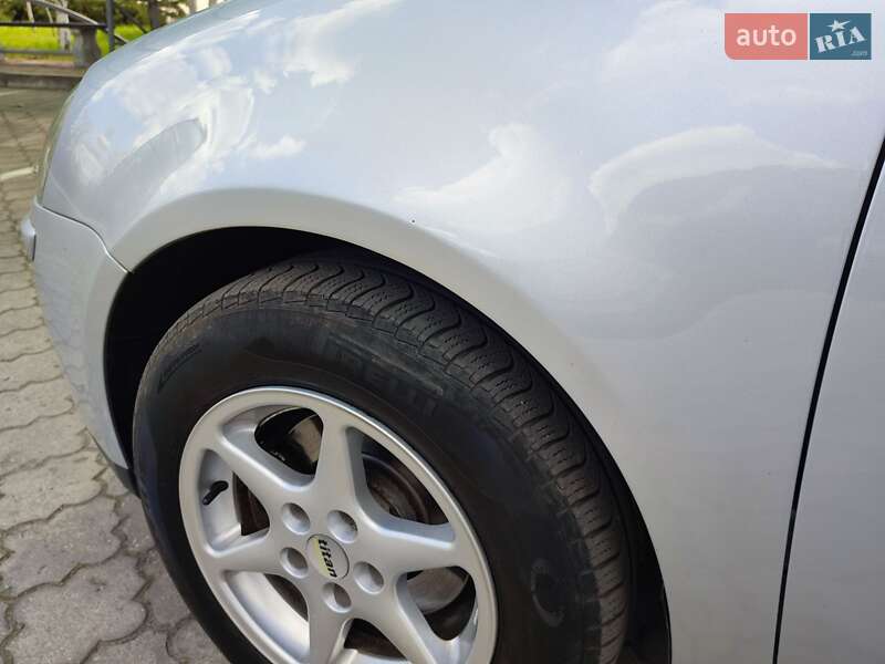 Хетчбек Volkswagen Golf 2008 в Павлограді