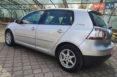 Хэтчбек Volkswagen Golf 2008 в 