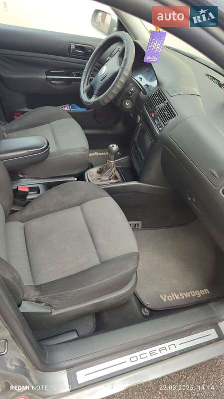 Универсал Volkswagen Golf 2003 в Черновцах