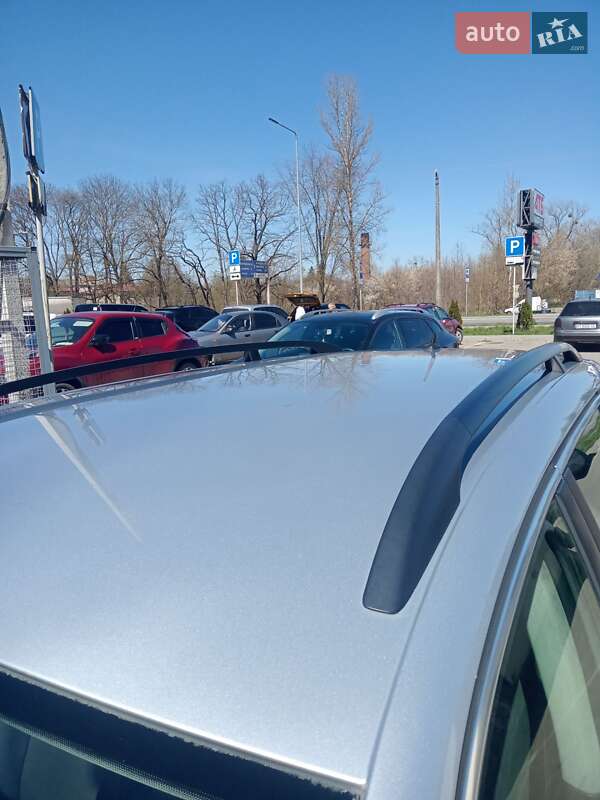 Універсал Volkswagen Golf 2010 в Івано-Франківську