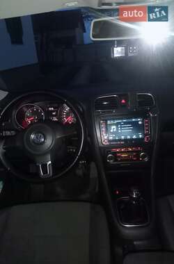 Універсал Volkswagen Golf 2010 в 
