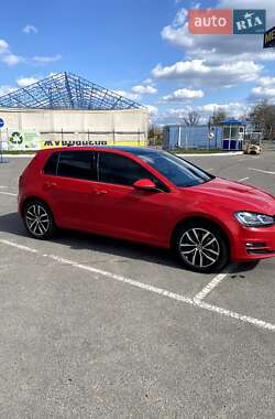 Хэтчбек Volkswagen Golf 2014 в 