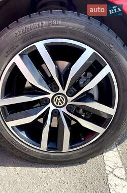 Хэтчбек Volkswagen Golf 2014 в 