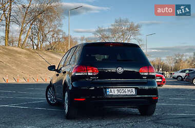Хетчбек Volkswagen Golf 2011 в 