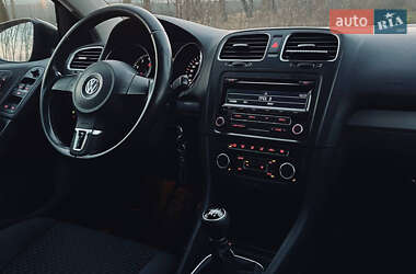 Хетчбек Volkswagen Golf 2011 в 