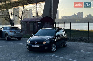 Хетчбек Volkswagen Golf 2011 в 