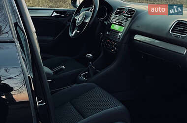 Хетчбек Volkswagen Golf 2011 в 