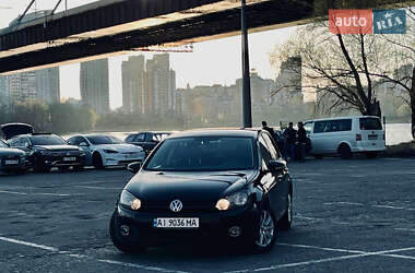 Хетчбек Volkswagen Golf 2011 в 