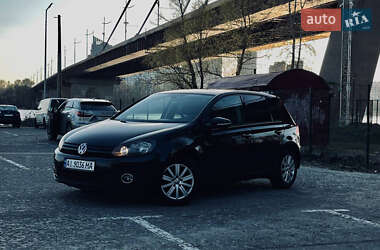 Хетчбек Volkswagen Golf 2011 в 