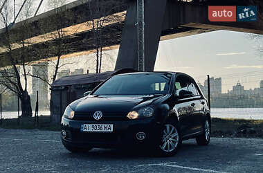 Хетчбек Volkswagen Golf 2011 в 