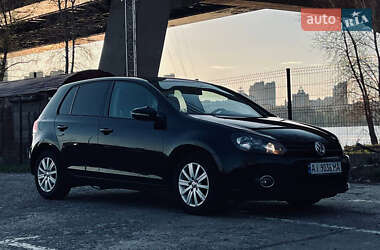 Хетчбек Volkswagen Golf 2011 в 