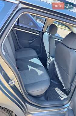 Универсал Volkswagen Golf 2010 в 