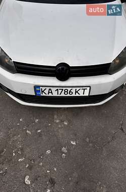 Хэтчбек Volkswagen Golf 2011 в 