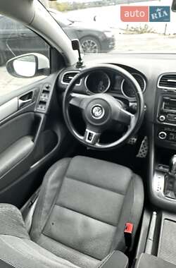 Хэтчбек Volkswagen Golf 2011 в 