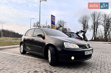 Хэтчбек Volkswagen Golf 2006 в 