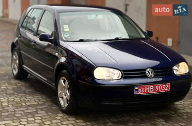 Хэтчбек Volkswagen Golf 2001 в 