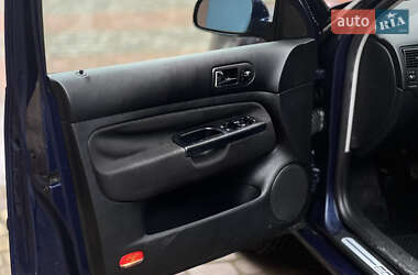 Хэтчбек Volkswagen Golf 2001 в 