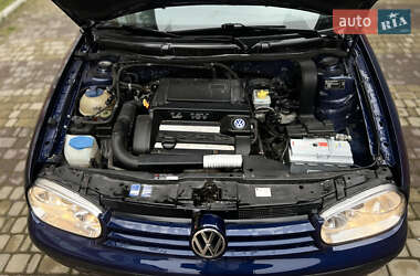 Хэтчбек Volkswagen Golf 2001 в 
