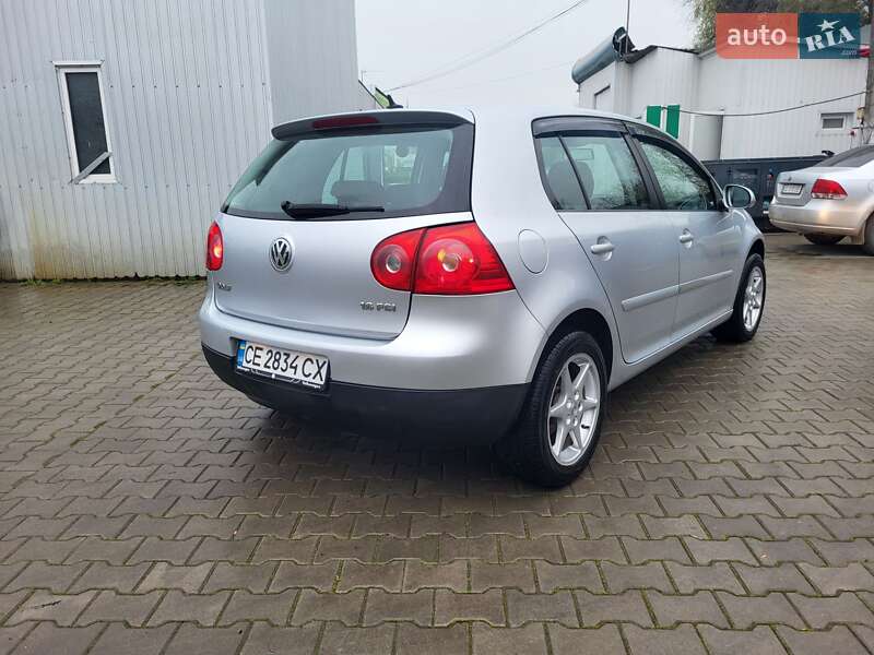 Хэтчбек Volkswagen Golf 2007 в Новоселице