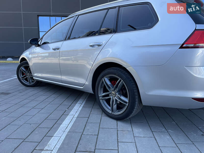 Универсал Volkswagen Golf 2013 в Ивано-Франковске