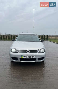 Хетчбек Volkswagen Golf 1998 в 