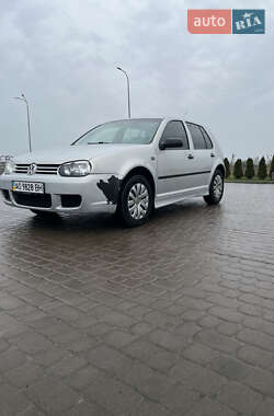 Хетчбек Volkswagen Golf 1998 в 
