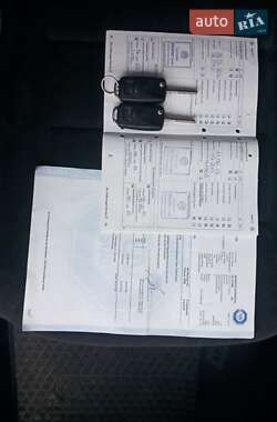 Хэтчбек Volkswagen Golf 2002 в 