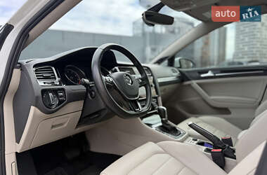 Универсал Volkswagen Golf 2018 в 