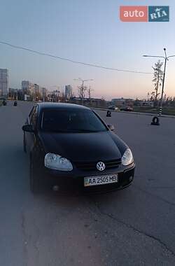 Хэтчбек Volkswagen Golf 2006 в 